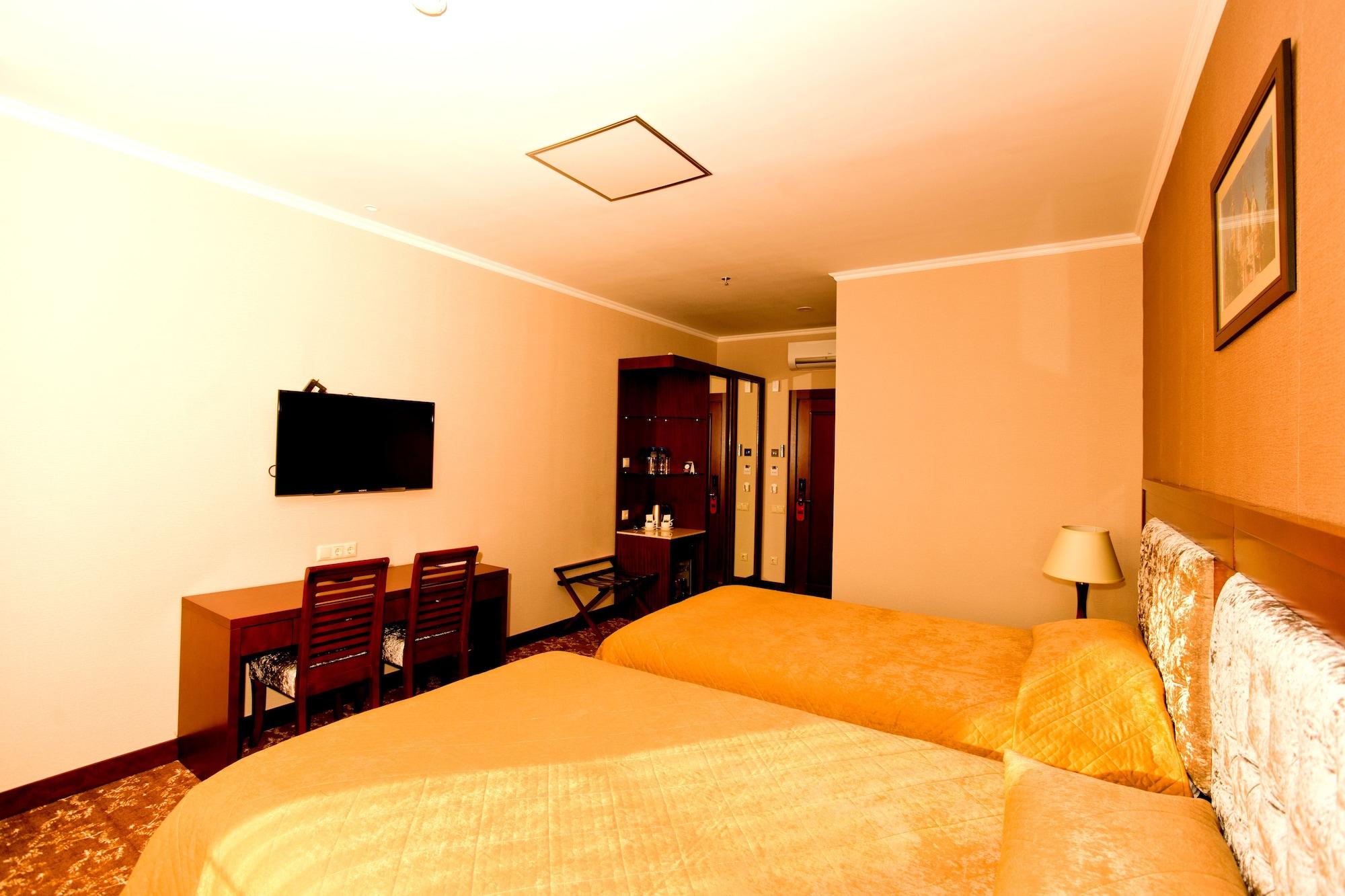 Grand Voyage Hotel Ałma Ata Zewnętrze zdjęcie