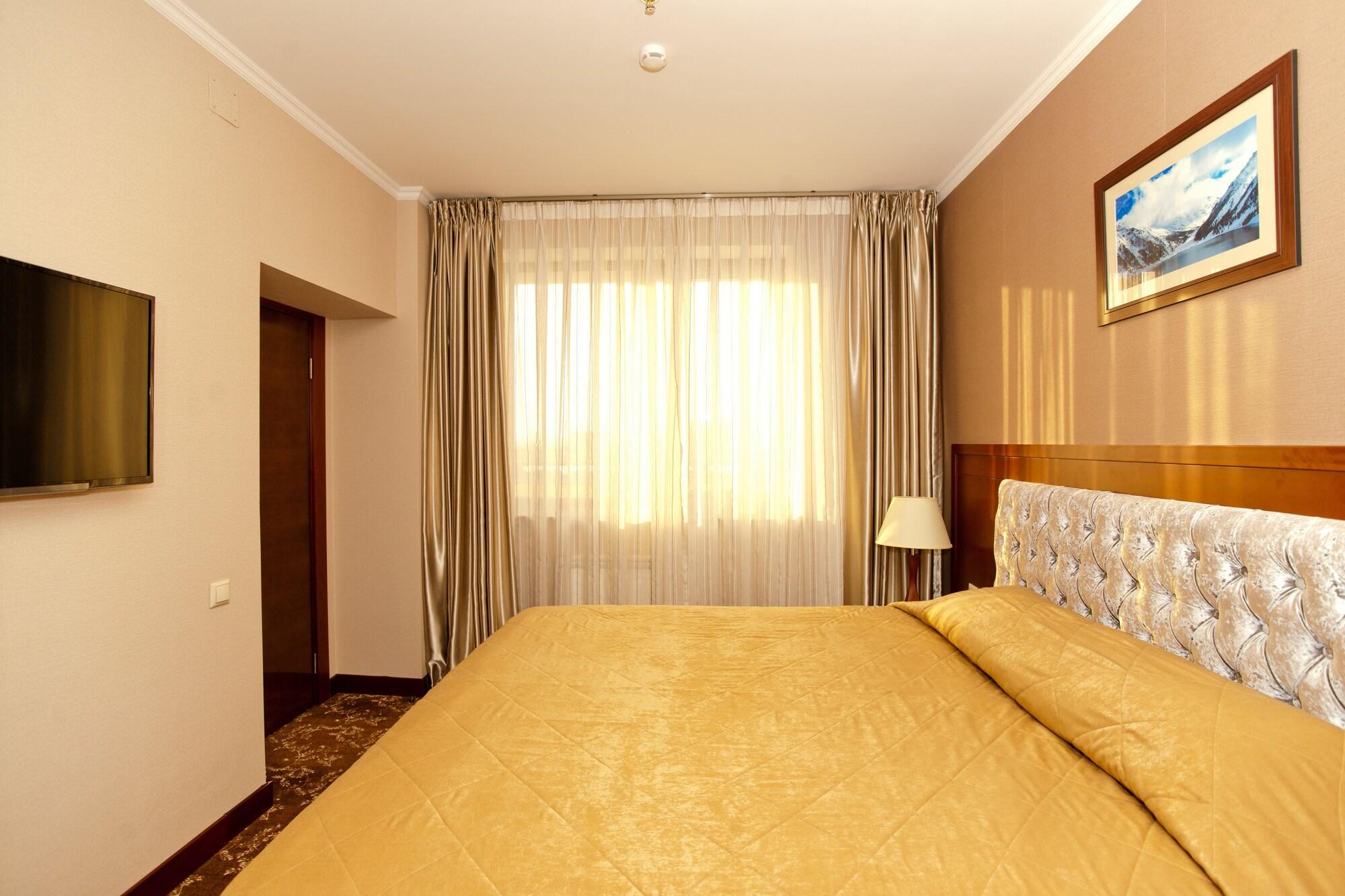 Grand Voyage Hotel Ałma Ata Zewnętrze zdjęcie