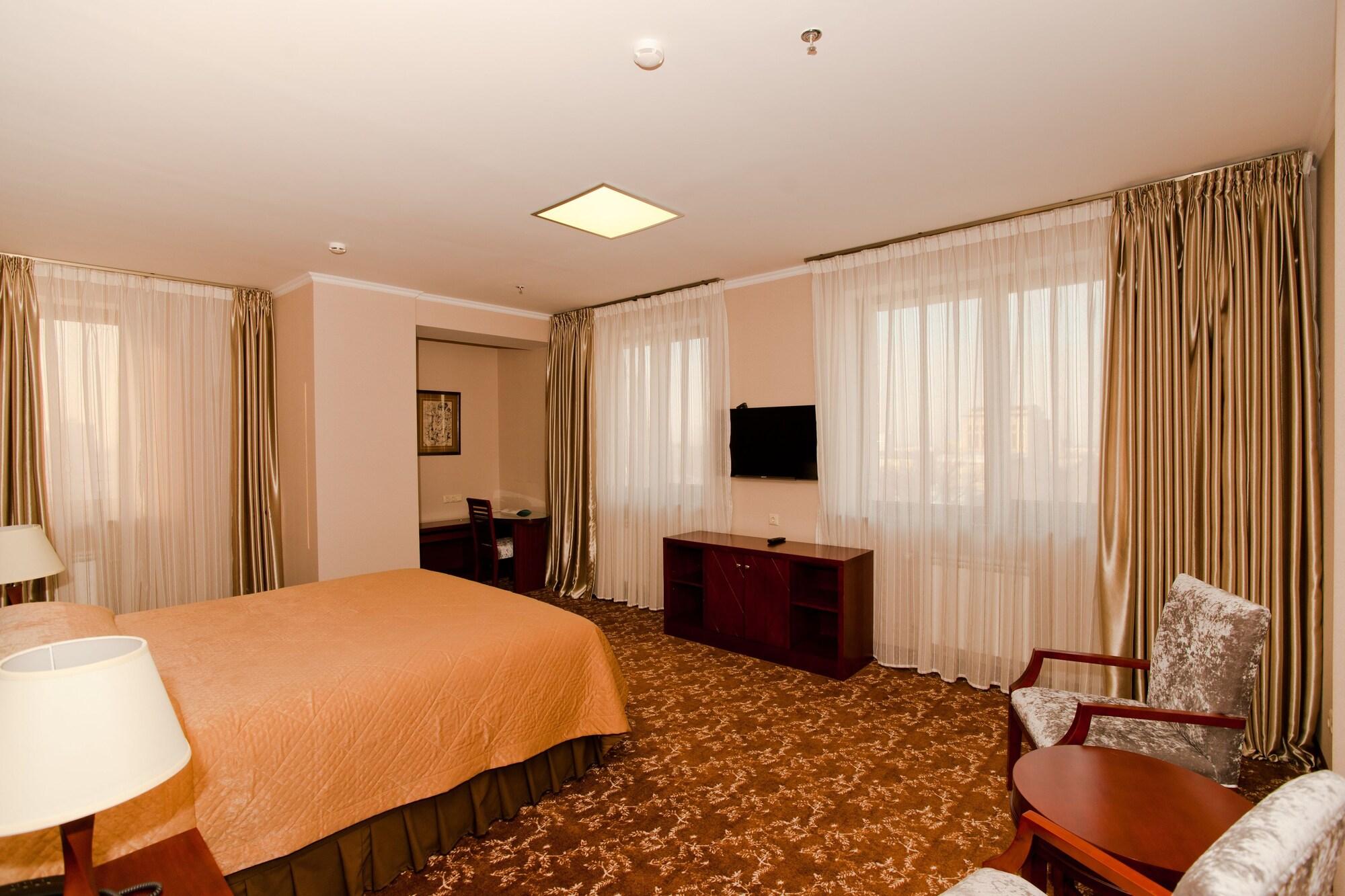 Grand Voyage Hotel Ałma Ata Zewnętrze zdjęcie