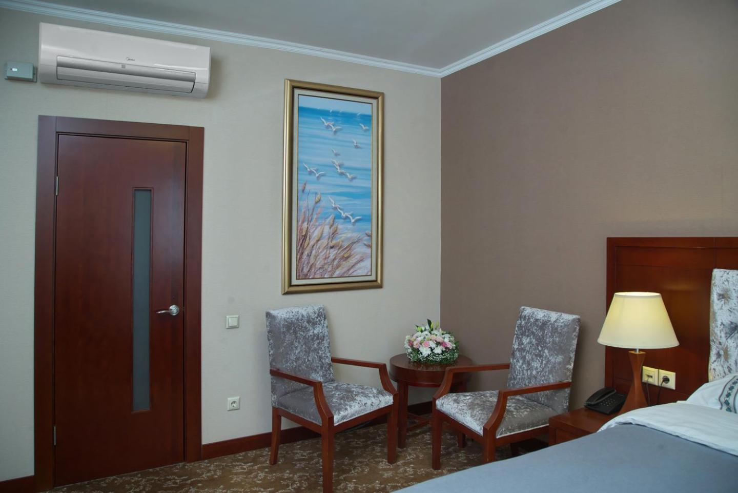 Grand Voyage Hotel Ałma Ata Zewnętrze zdjęcie