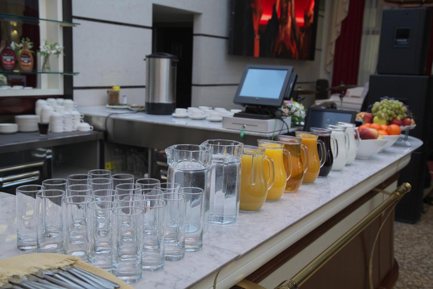 Grand Voyage Hotel Ałma Ata Zewnętrze zdjęcie