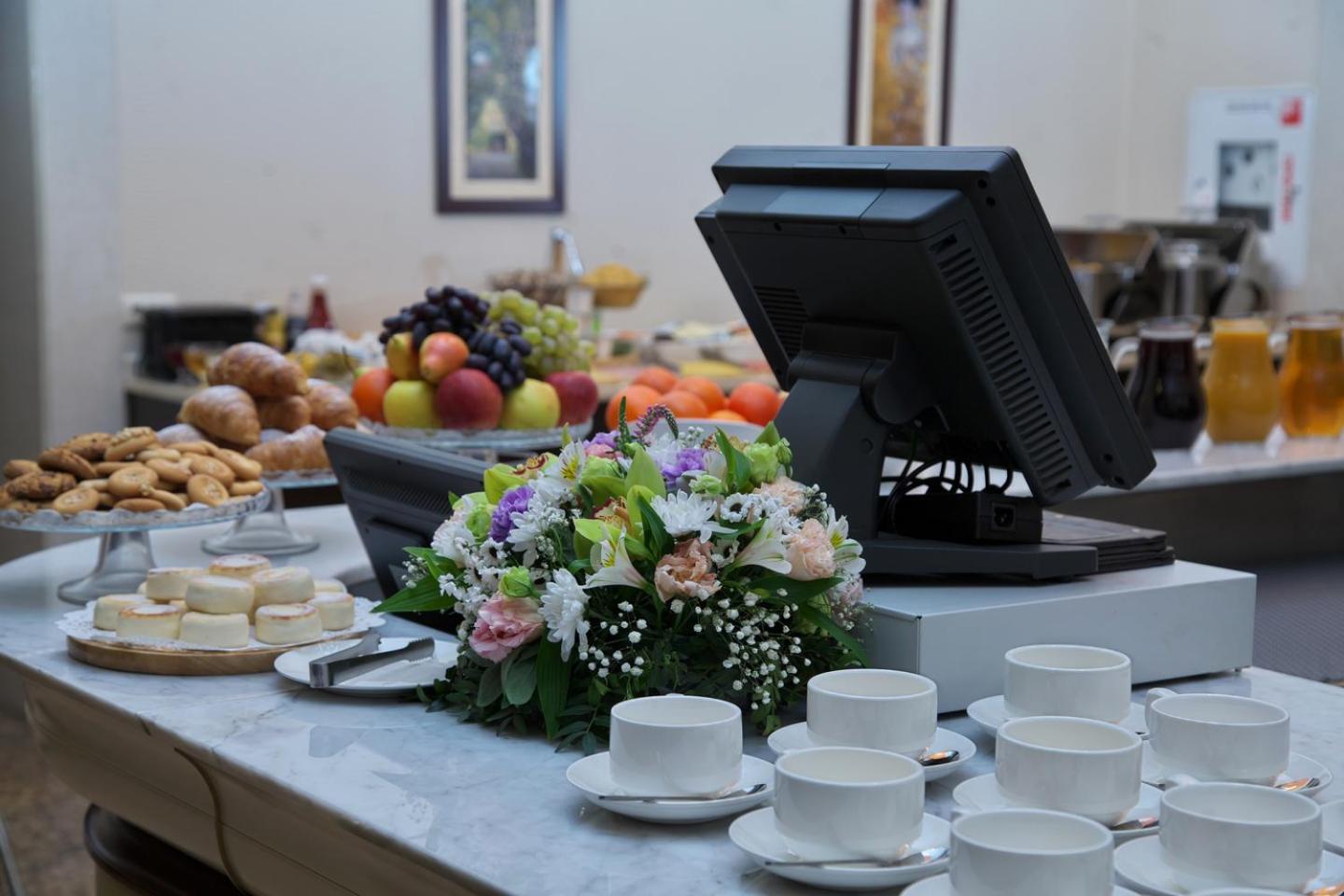 Grand Voyage Hotel Ałma Ata Zewnętrze zdjęcie