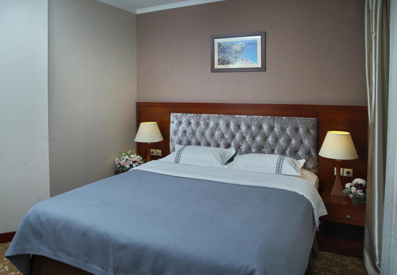 Grand Voyage Hotel Ałma Ata Zewnętrze zdjęcie