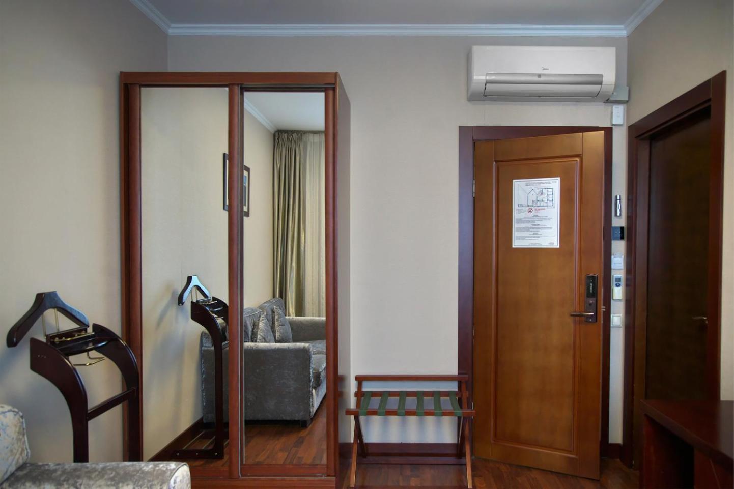 Grand Voyage Hotel Ałma Ata Zewnętrze zdjęcie