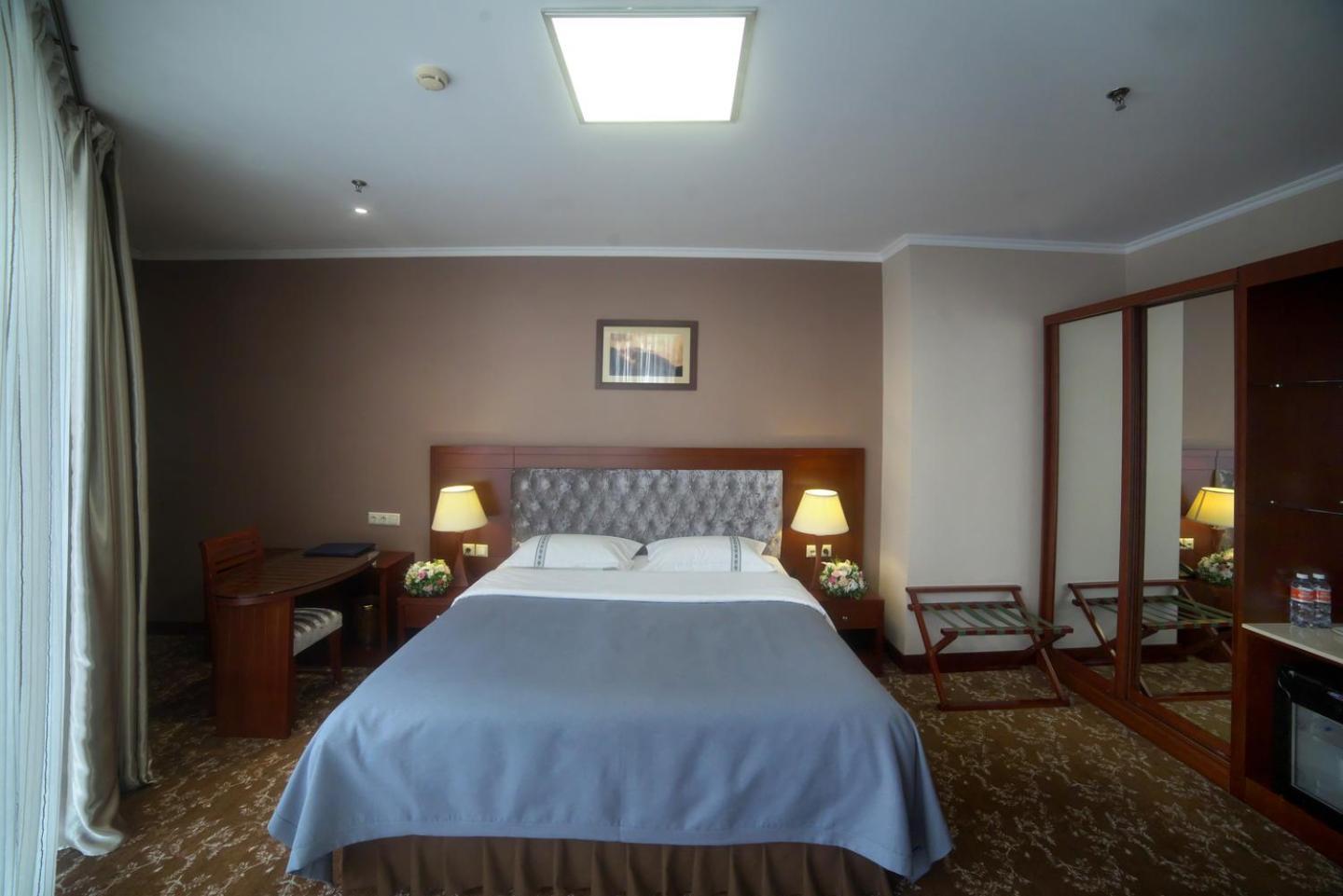 Grand Voyage Hotel Ałma Ata Zewnętrze zdjęcie