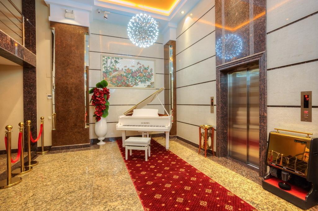 Grand Voyage Hotel Ałma Ata Zewnętrze zdjęcie