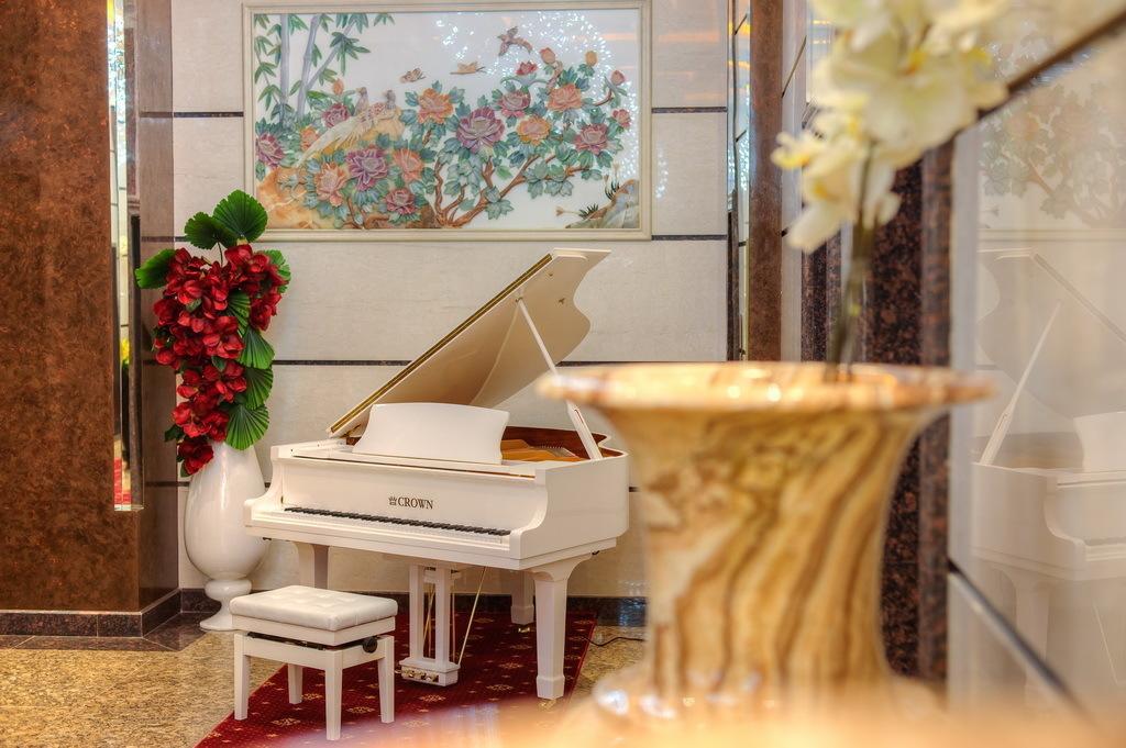Grand Voyage Hotel Ałma Ata Zewnętrze zdjęcie