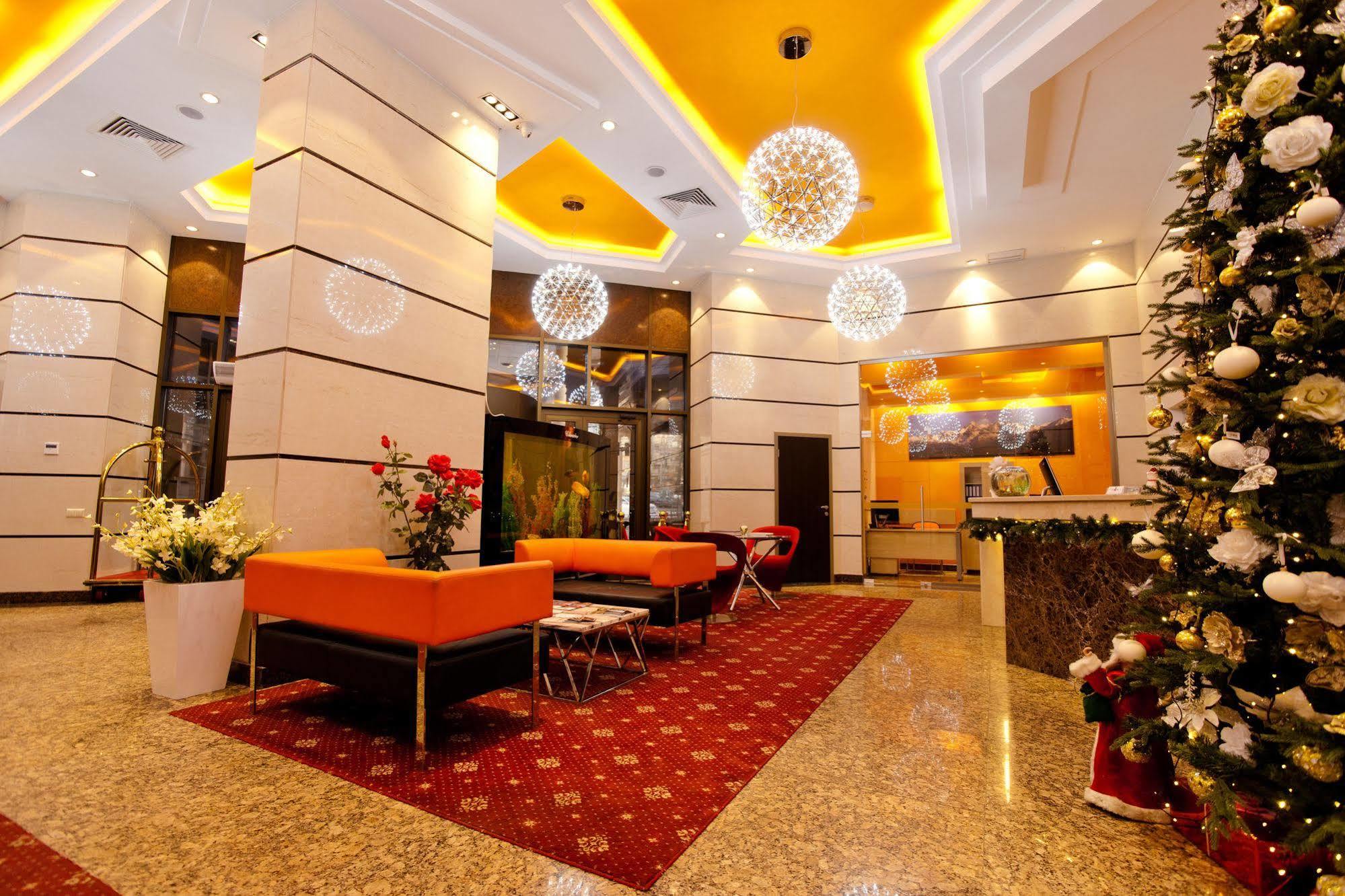 Grand Voyage Hotel Ałma Ata Zewnętrze zdjęcie