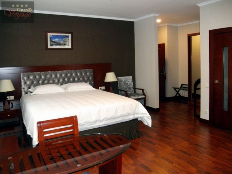 Grand Voyage Hotel Ałma Ata Zewnętrze zdjęcie
